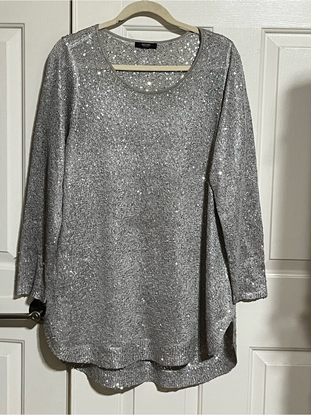 Alfani Silver Sequin Long-Sleeve Knit Tunic Top
15-04 ABC